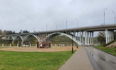 Старицкий мост осенью.