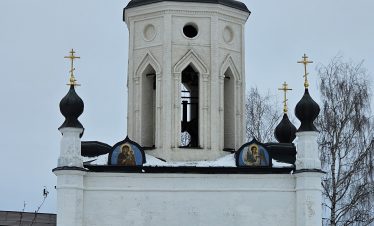 Старицкий Свято-Успенский мужской монастырь зимой.